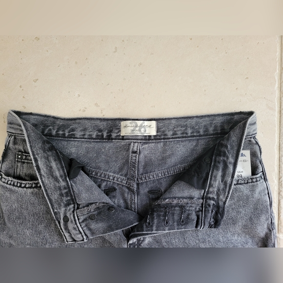 Free People Jean's, ripped, size 26, NWT - Picture 3 of 3